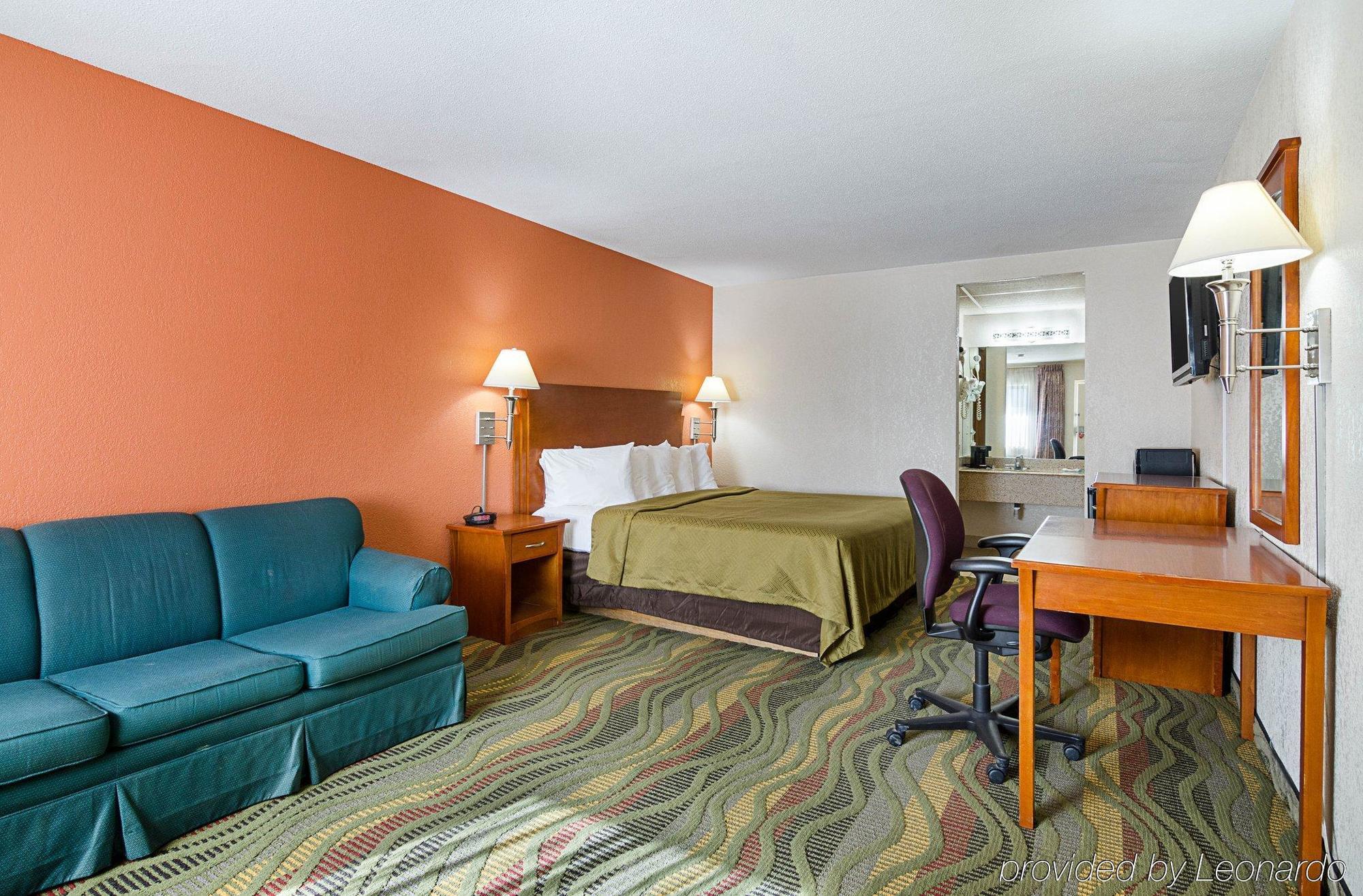 Econo Lodge Mcpherson Extérieur photo