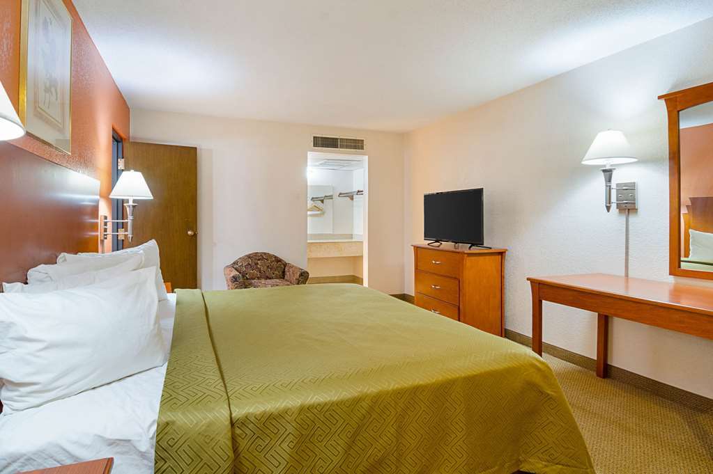 Econo Lodge Mcpherson Chambre photo